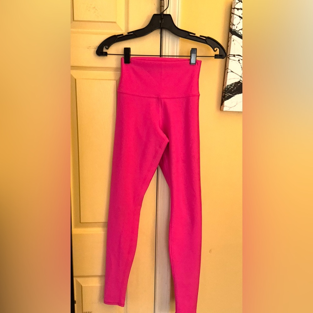 ALO Yoga Airlift leggings. Never worn - Picture 5 of 6